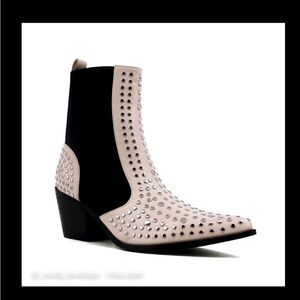 South Boutique Shu Shop studded bootie size 8 new